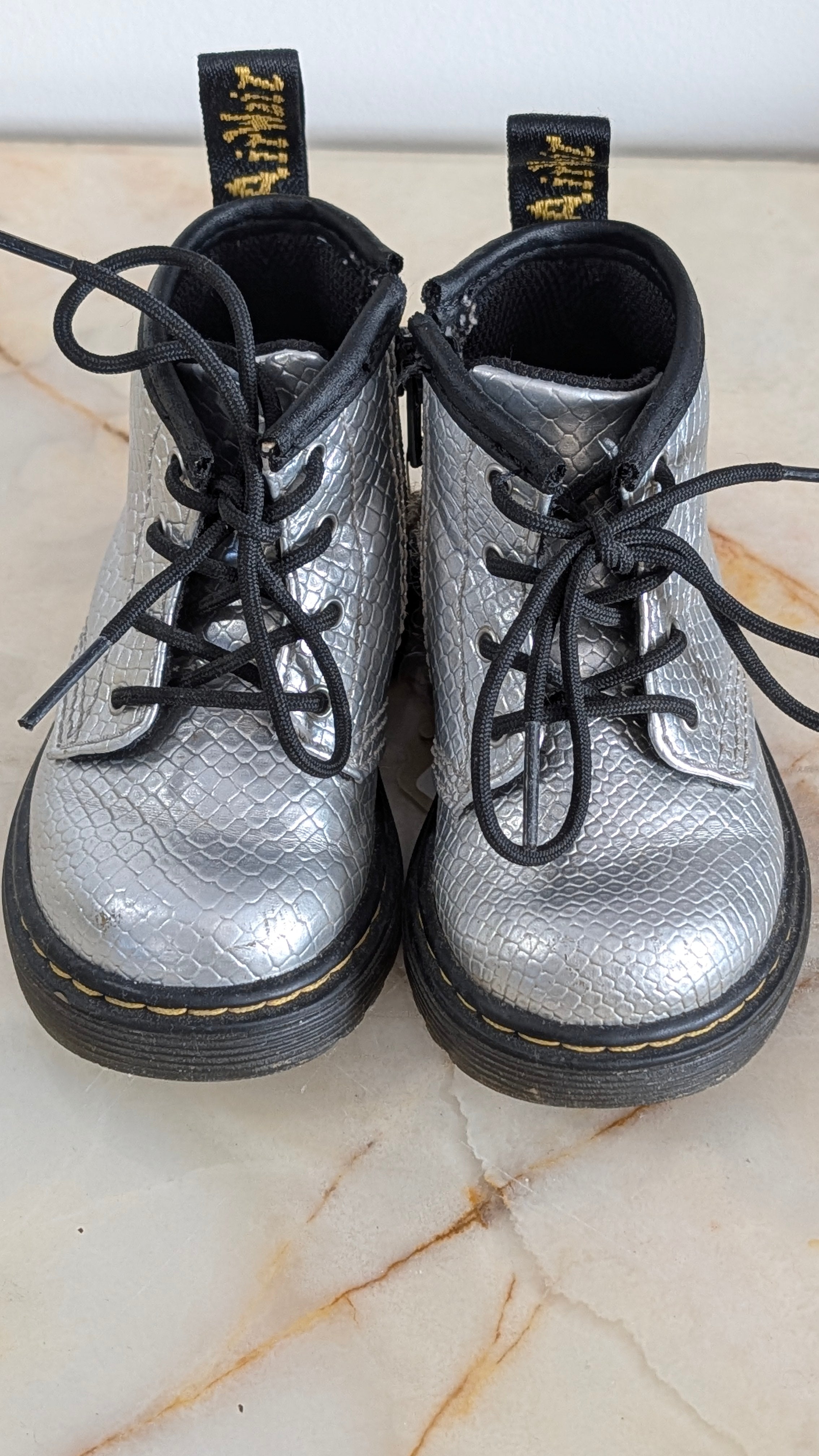 Boots Dr Martens - 20