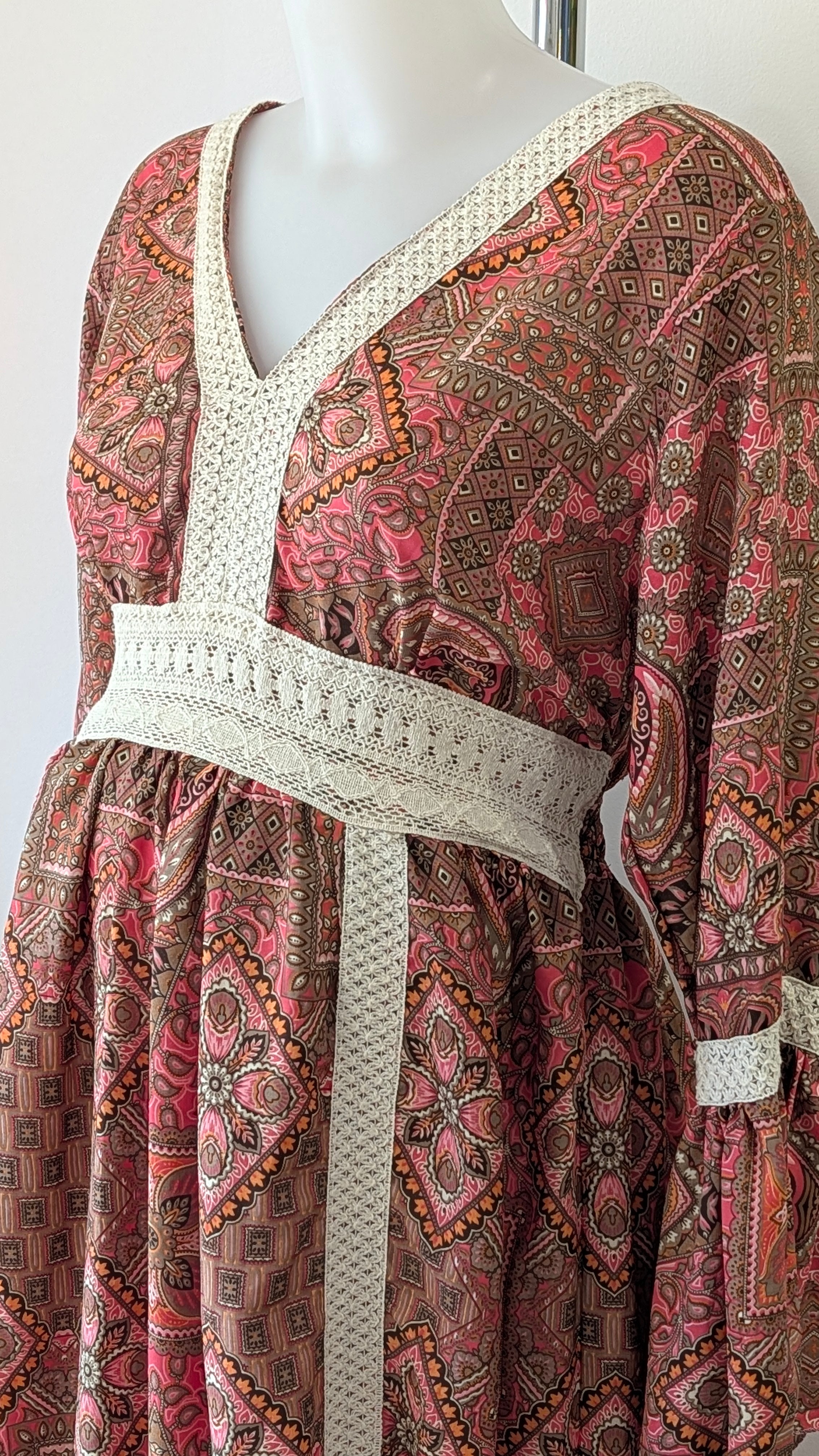 Robe macramé soie