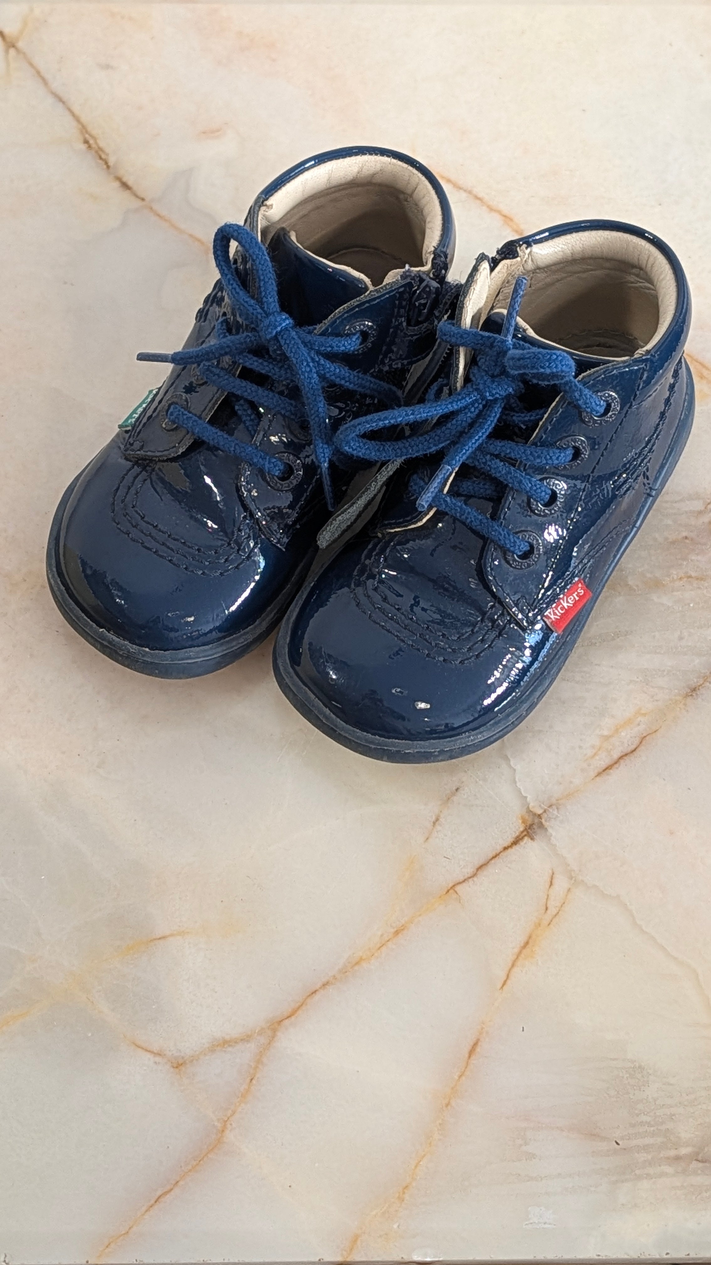Chaussures Kickers vernis - 23