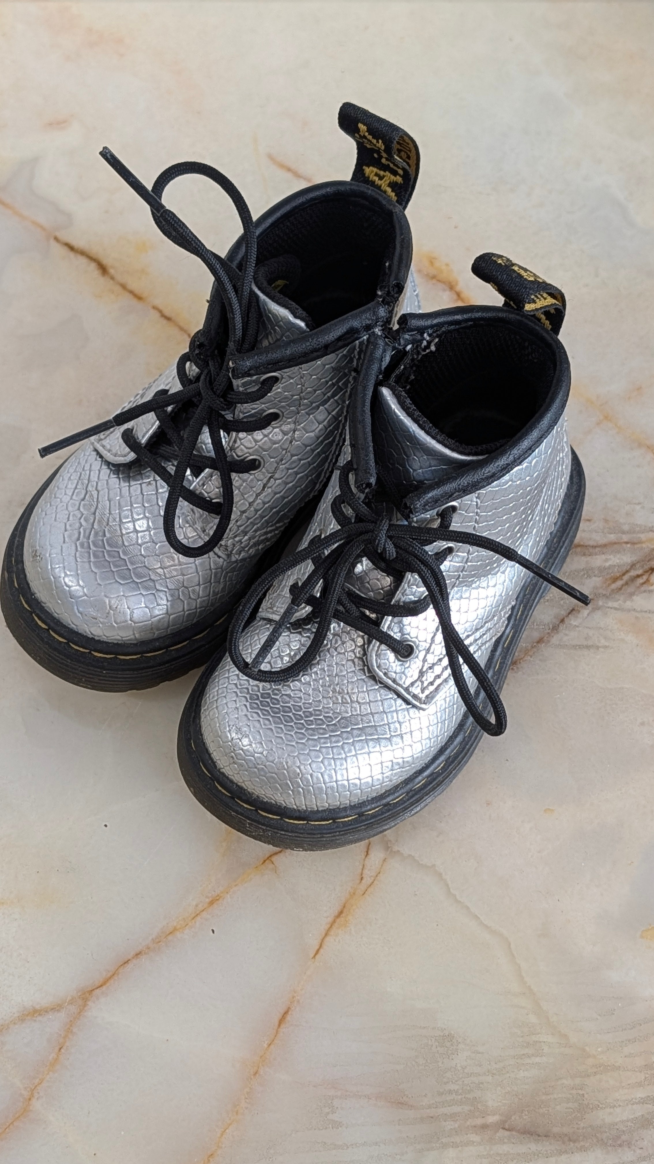 Boots Dr Martens - 20