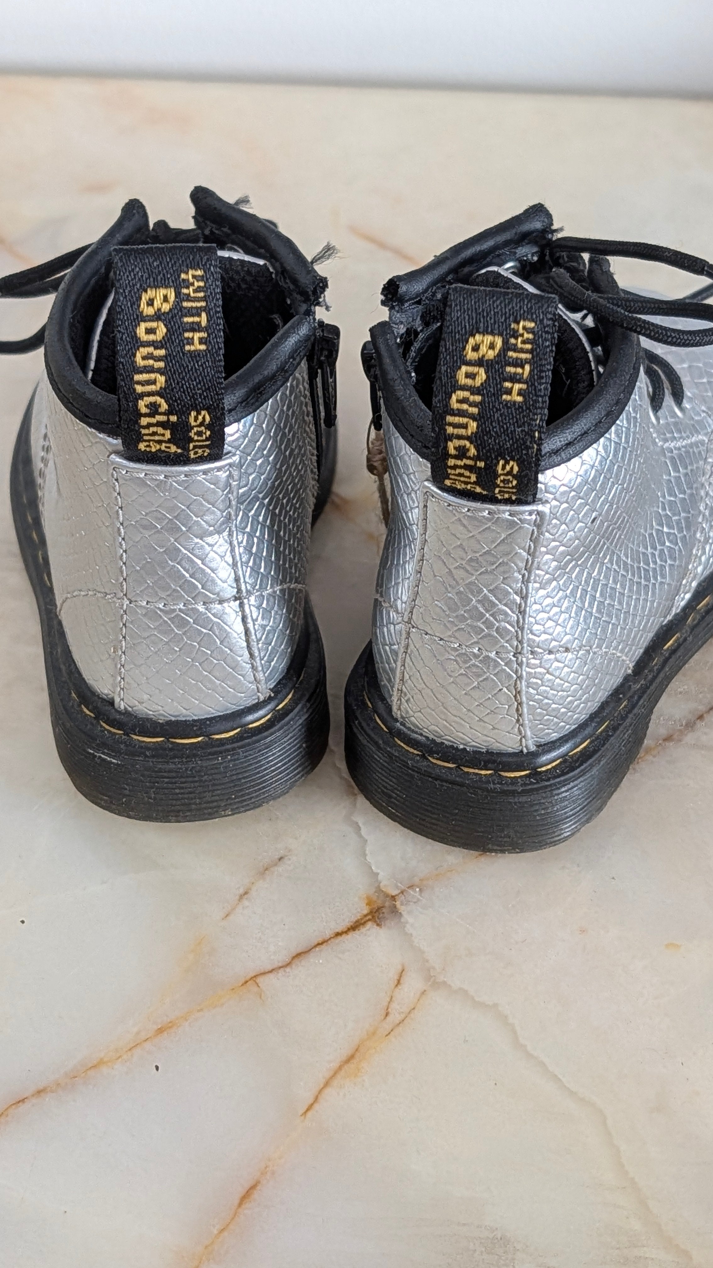Boots Dr Martens - 20