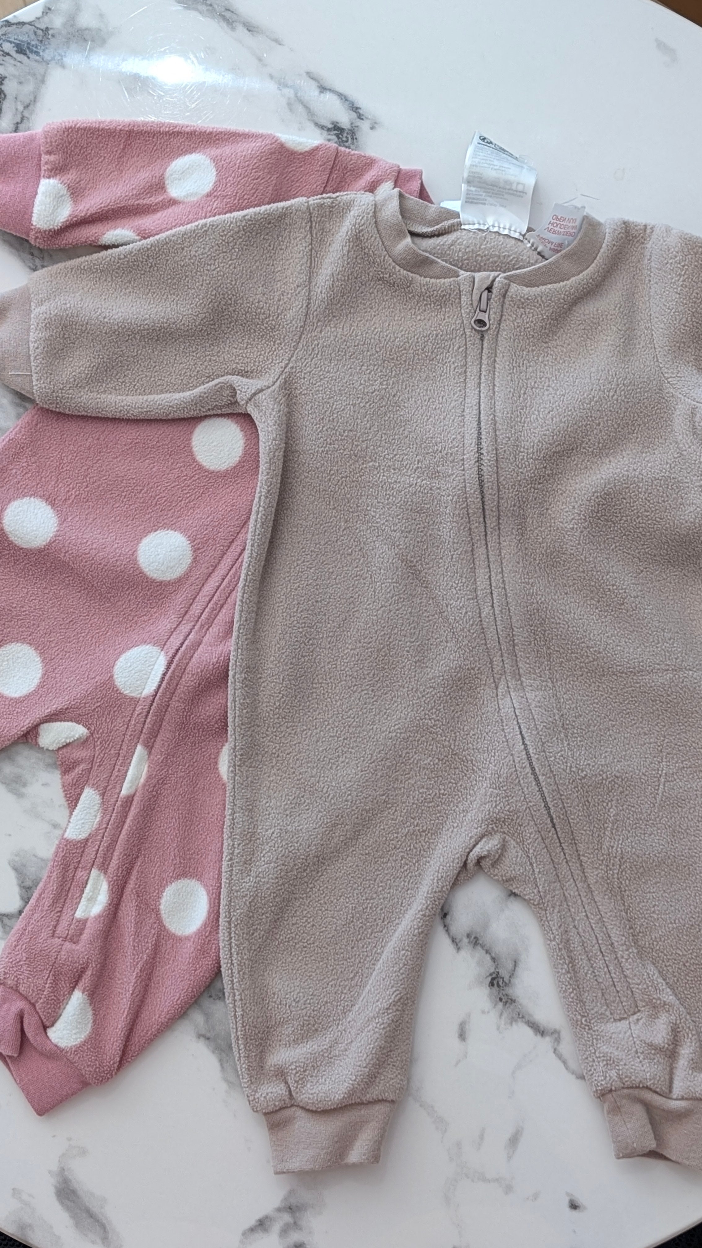 Lot 2 pyjamas H&M zip - 1 mois