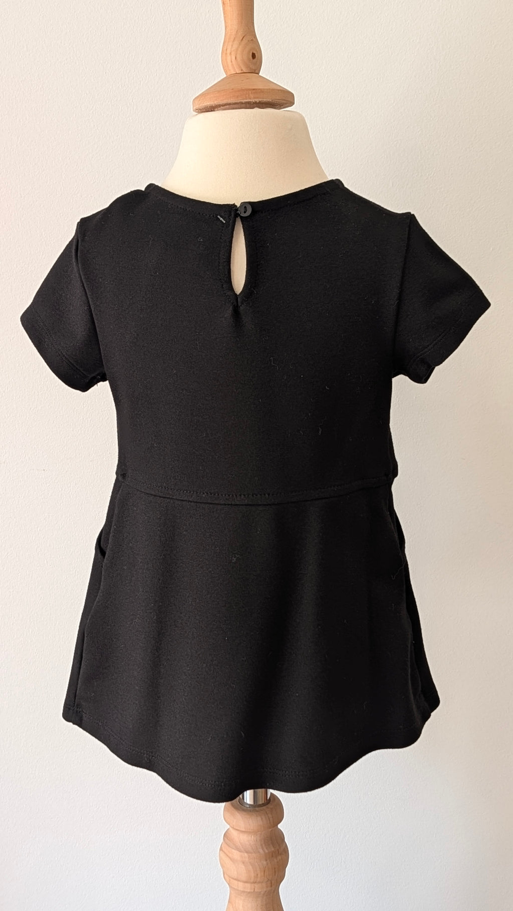 La petite robe Noire Kiabi - 36 Mois