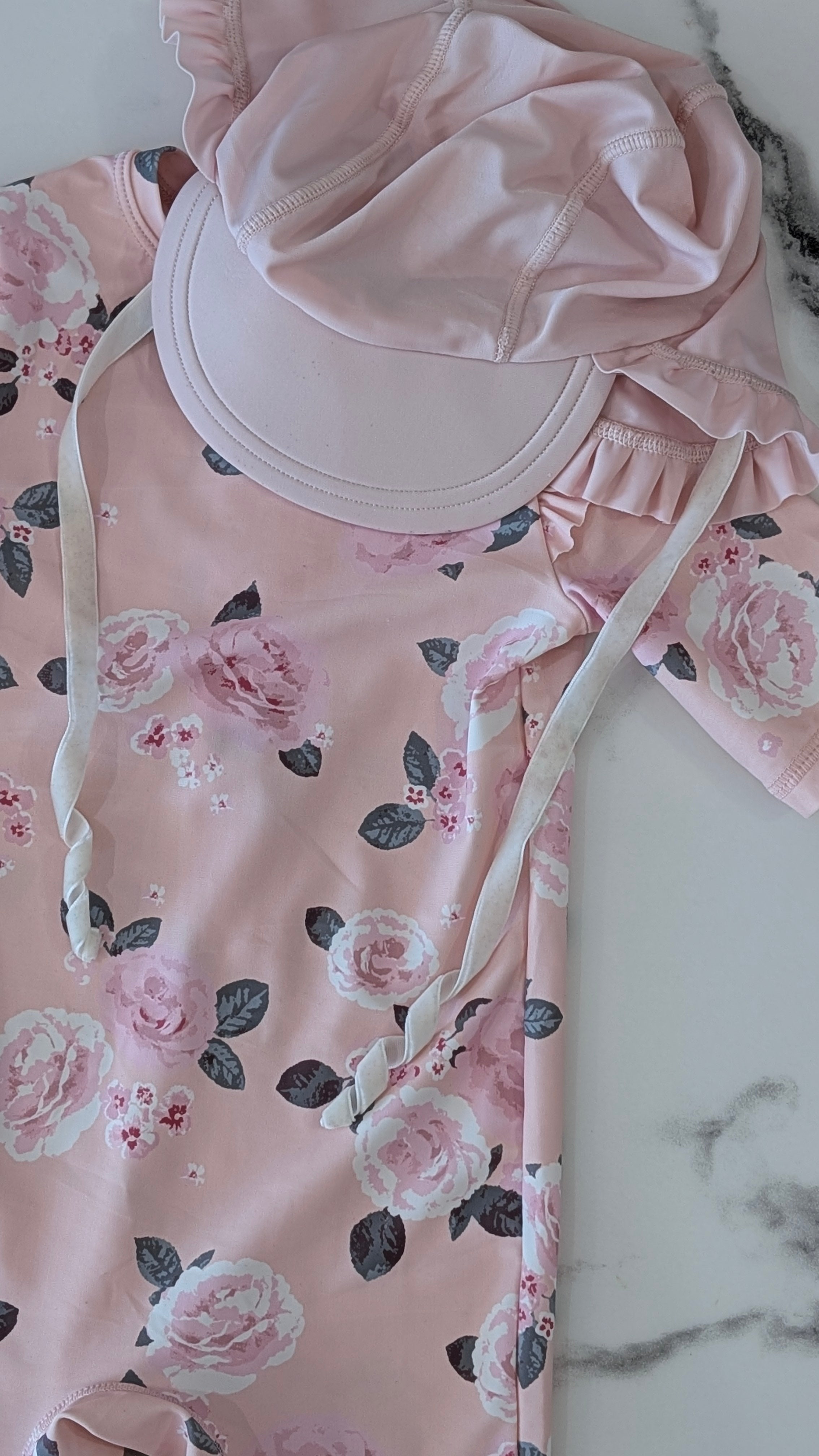 Combinaison de plage plus chapeau H&M - 12 mois