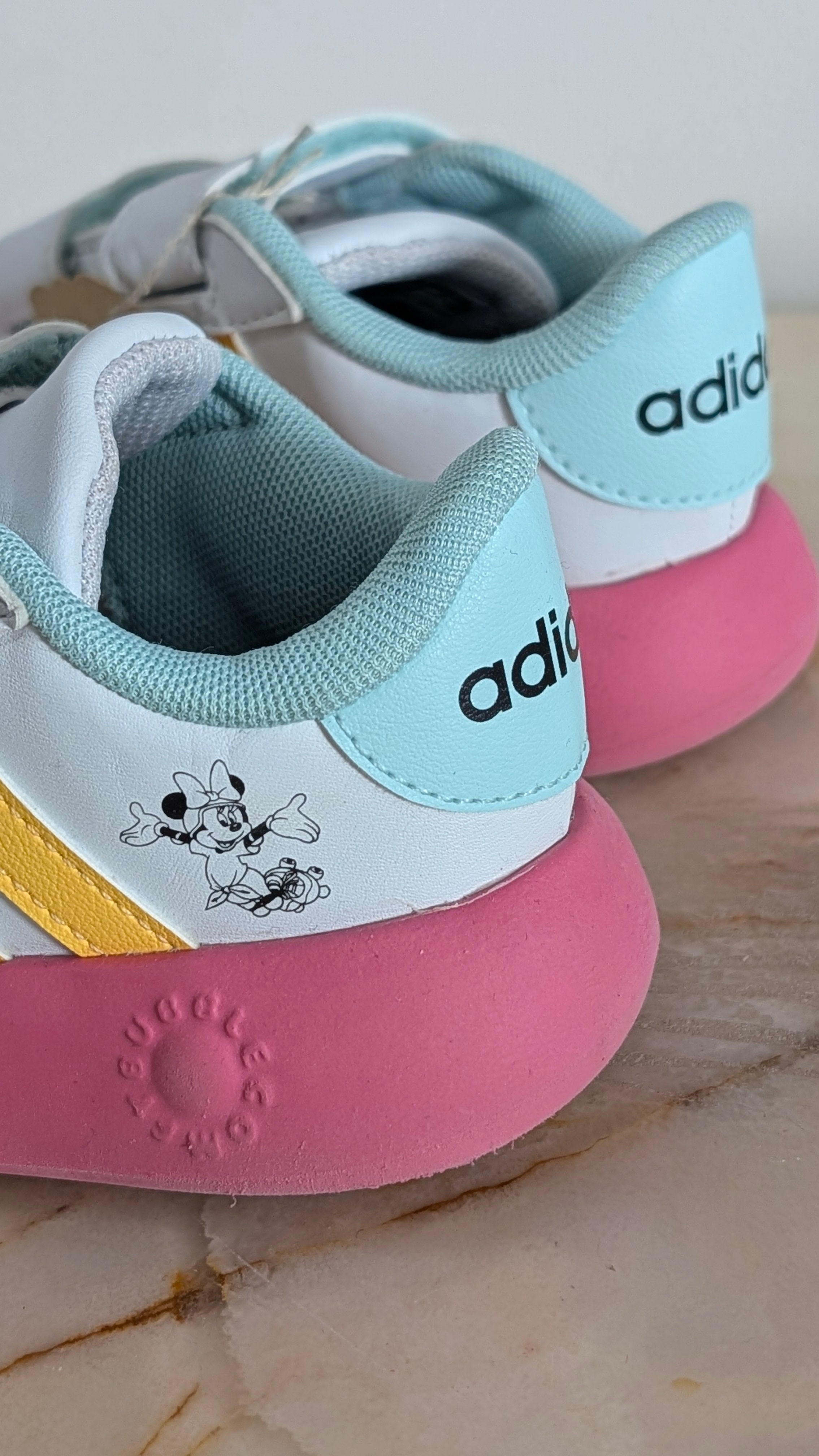 Basket Adidas Minnie - 24