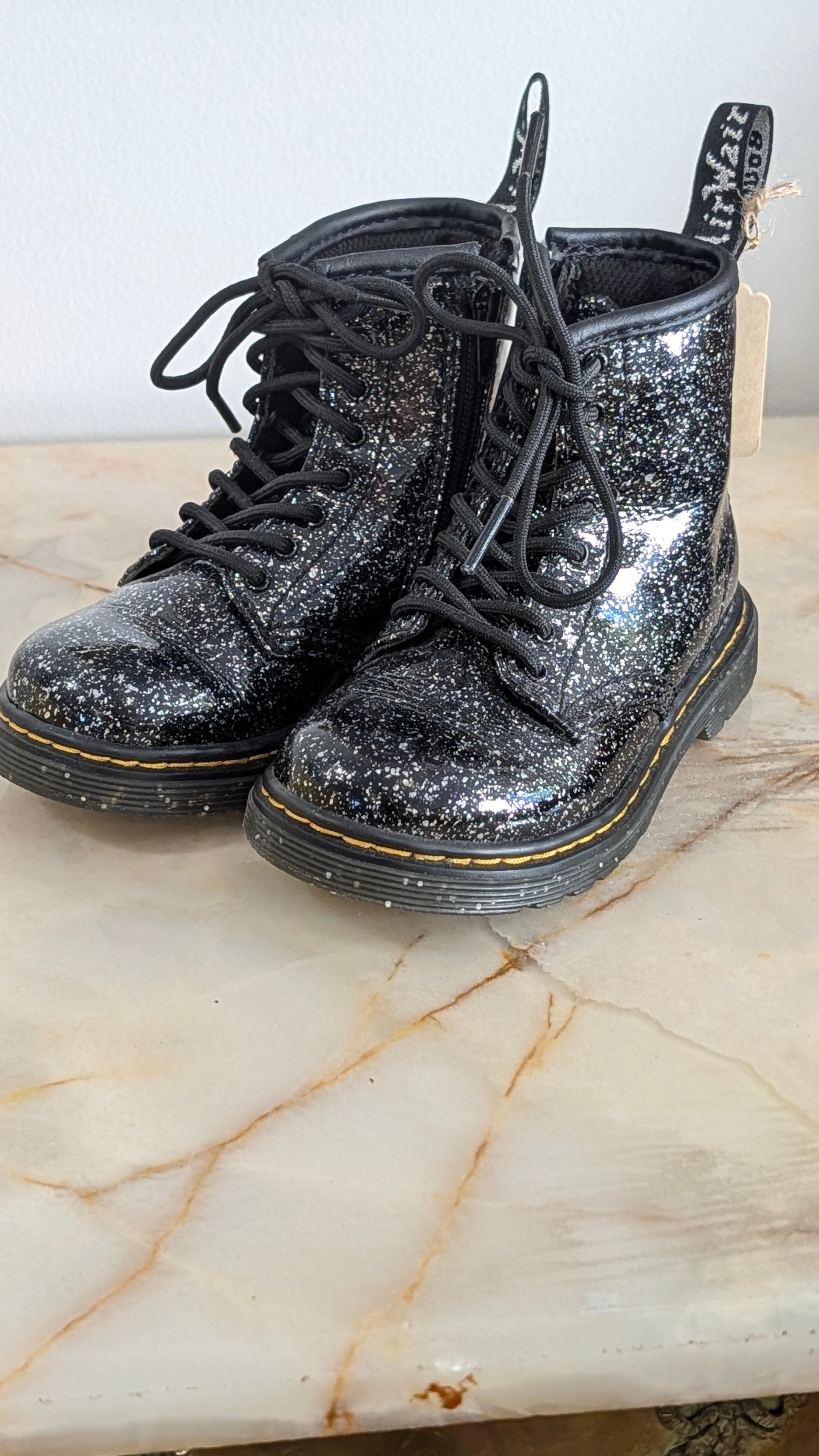 Boots Dr Martens - 24