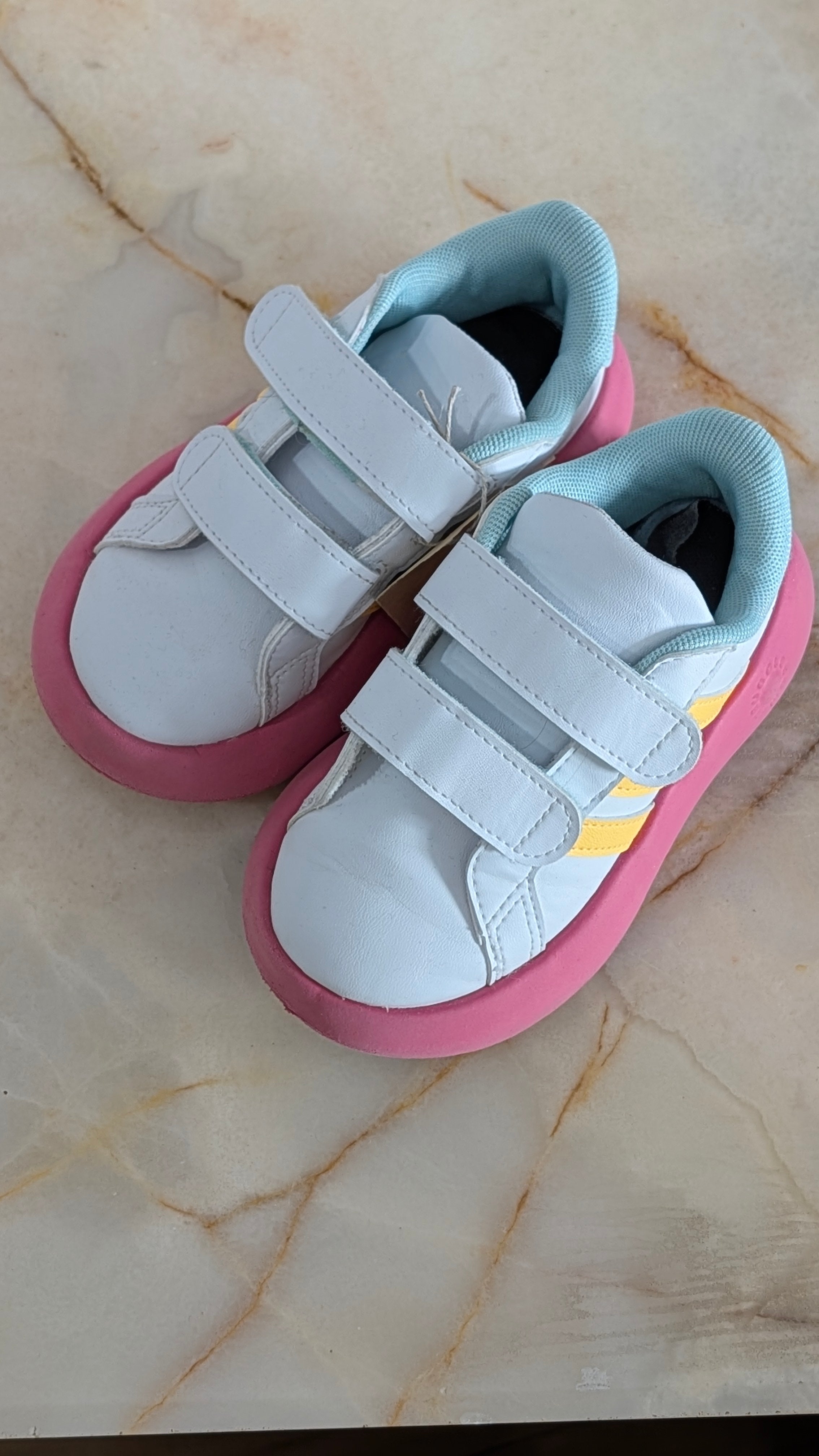 Basket Adidas Minnie - 24